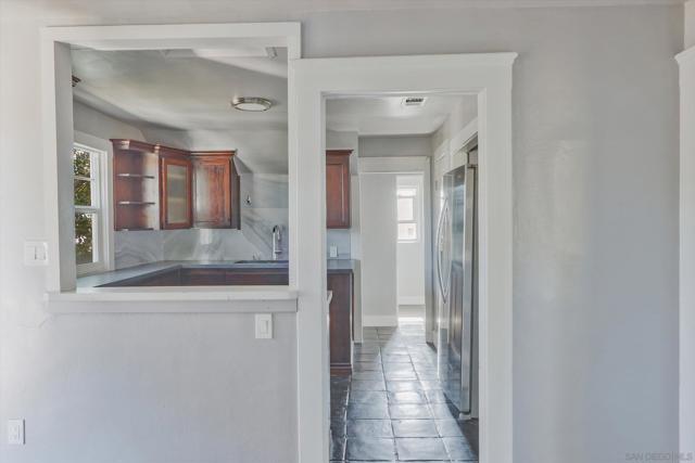 1035 Edgemont Place, San Diego CA: https://media.crmls.org/mediaz/292ebc54-5b15-4b32-858d-e0f618acd71b.jpg