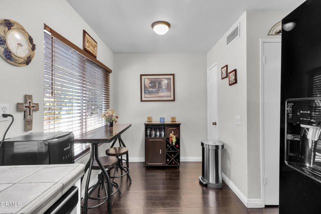 19431 Sherman Way, Reseda CA: https://media.crmls.org/mediaz/292ee8a4-6dc0-44f5-9dcf-eb741a3008ee.jpg