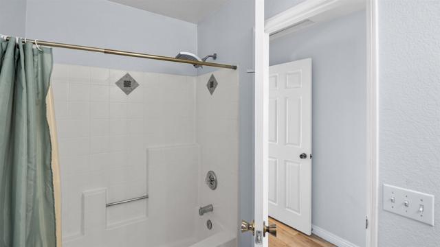 190 Bautista Court, Oceanside CA: https://media.crmls.org/mediaz/292eeab9-16cc-4f0c-9ff0-b9e59d578b21.jpg