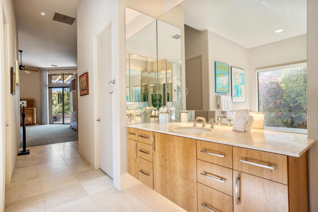 12 Boulder Lane, Rancho Mirage CA: https://media.crmls.org/mediaz/292fa8f1-aab4-4210-9ac3-462a54ee0fe2.jpg