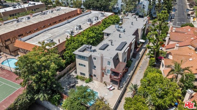 5840 Etiwanda Avenue, Tarzana CA: https://media.crmls.org/mediaz/2930268a-1195-41a6-903c-ca503b9c7bb3.jpg