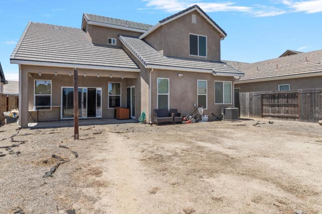 572 St Helena Drive, Newman CA: https://media.crmls.org/mediaz/29308d9b-8bd5-44ad-8a0f-90967414a09a.jpg