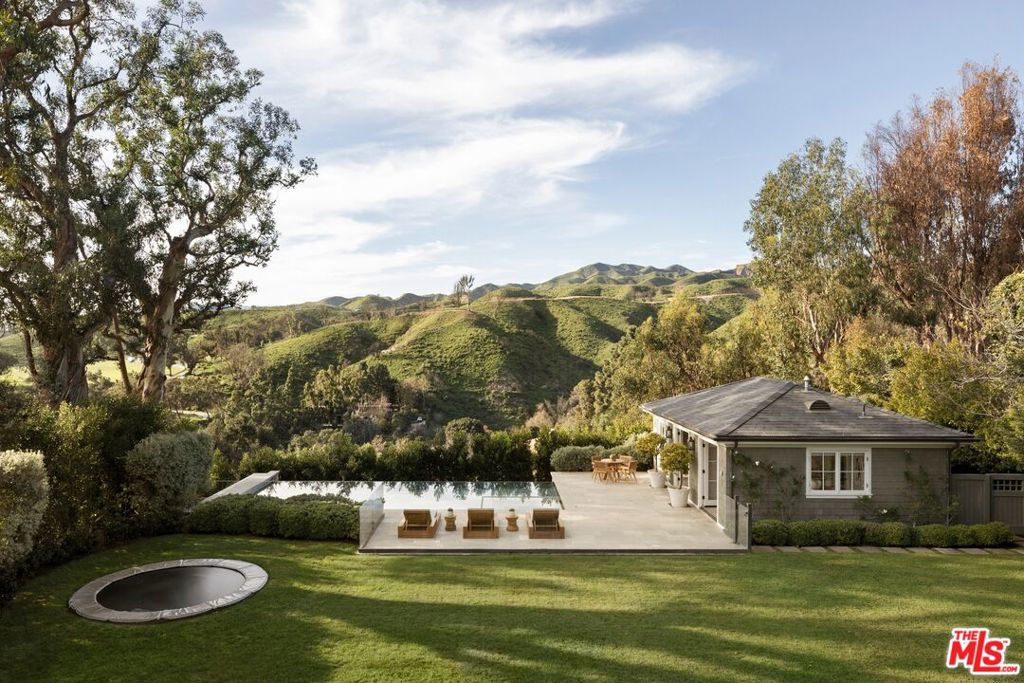 1319 Amalfi Drive — Traditional