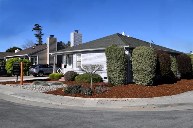 1639 Cypress Avenue, San Mateo CA: https://media.crmls.org/mediaz/29323989-f58a-406c-bd4a-9b7e6b6307c9.jpg