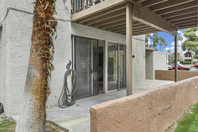 Image 17 of 30 For 78225 Cortez Lane 185