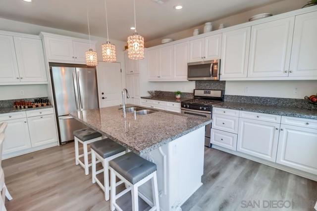 1225 Camino Avalon, Chula Vista CA: https://media.crmls.org/mediaz/2932945f-2524-4e7f-9285-c07651c9bf66.jpg