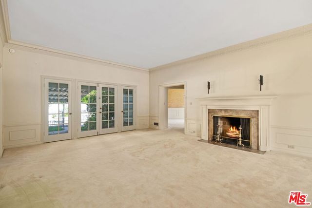 3900 Longridge Avenue photo 5