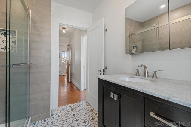 Image 19 of 58 For 4526 Kensington Dr
