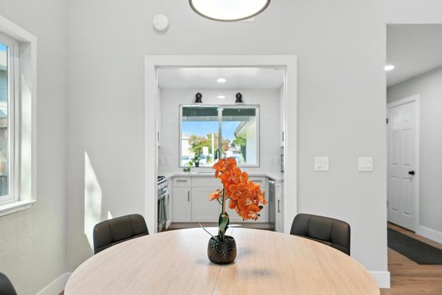 1190 Rio Norte Way, Sacramento CA: https://media.crmls.org/mediaz/2932ca0f-f78e-4ab1-9056-5e77d734ca2e.jpg