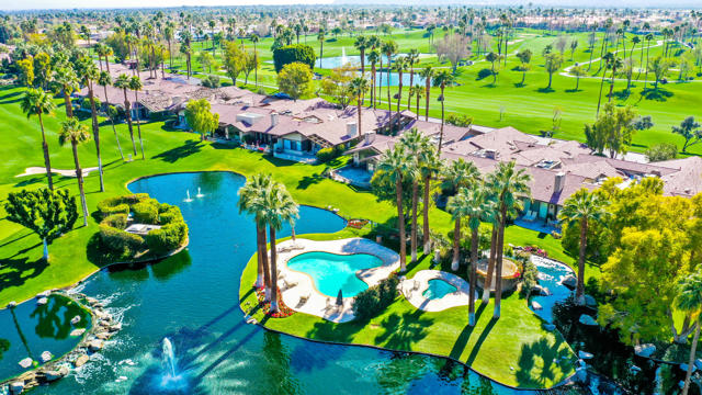 186 Running Springs Drive, Palm Desert CA: https://media.crmls.org/mediaz/293362b0-154d-4fd7-b4bd-2c1966f2e343.jpg