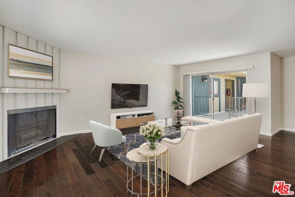 1342 HARVARD Street 105, Santa Monica, CA 90404