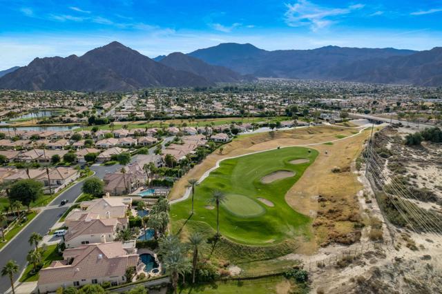 50075 Doral Street, La Quinta CA: https://media.crmls.org/mediaz/2934107b-296d-4ea2-956f-d1f4744285fb.jpg