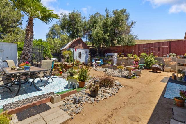 Detail Gallery Image 15 of 17 For 246 Robelini Dr, Vista,  CA 92083 - – Beds | – Baths