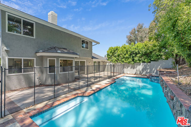 19 Rippling, Irvine CA: https://media.crmls.org/mediaz/29349560-d4c4-4bb1-9436-5664914d9392.jpg