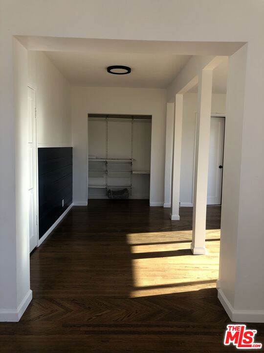 2225 1/2 Lake Shore Avenue, Los Angeles CA: https://media.crmls.org/mediaz/2934a295-ae6c-47c0-9b7d-4129c773bea2.jpg