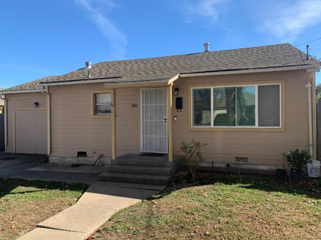166 Afton Road, Salinas CA: https://media.crmls.org/mediaz/2934cd43-c963-4a78-98c3-094ad9cdf0d1.jpg