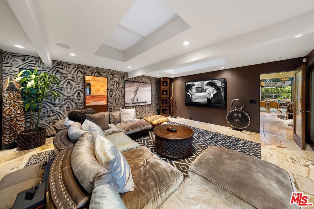 MLS #25557351 img 16