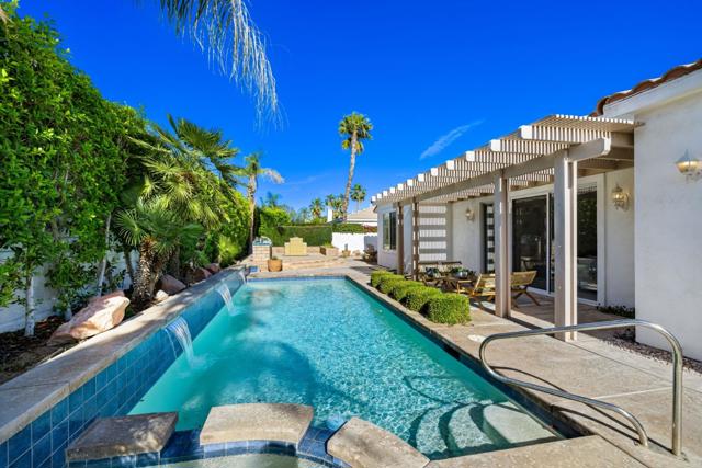 76936 Comanche Lane, Indian Wells CA: https://media.crmls.org/mediaz/29358a71-b987-4a43-bf85-3e627d1c5524.jpg