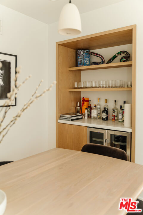 2261 Vasanta Way, Los Angeles CA: https://media.crmls.org/mediaz/29359cfe-ed1b-4475-b39c-6abb0a2574a7.jpg