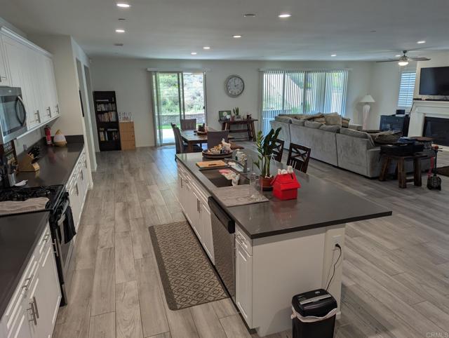 34885 Heartland Lane, Murrieta CA: https://media.crmls.org/mediaz/2936c56e-a2ab-4841-a362-484f780b5618.jpg