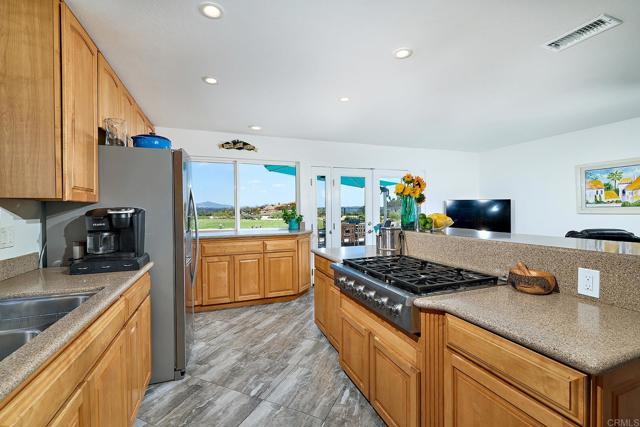 Detail Gallery Image 11 of 61 For 379 Trailview, Encinitas,  CA 92024 - 4 Beds | 2 Baths