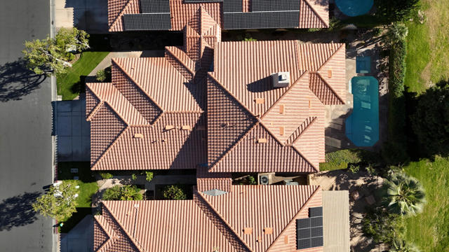 205 Kavenish Drive, Rancho Mirage CA: https://media.crmls.org/mediaz/2936e5d7-9738-4590-9399-b6f85d9fe527.jpg