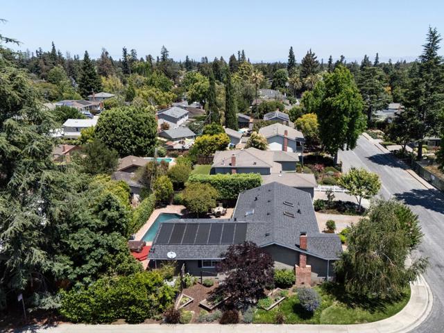 2726 Saint Giles Lane, Mountain View CA: https://media.crmls.org/mediaz/2936f4ed-c93a-45f1-8ae2-2599eb16d8e0.jpg