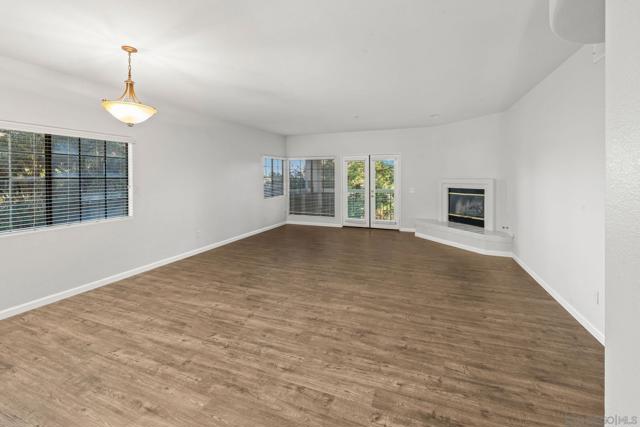 Image 28 of 41 For 16458 Avenida Venusto C  C