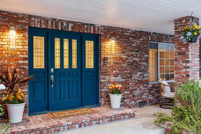 2610 Acuna Ct, Carlsbad CA: https://media.crmls.org/mediaz/29375e09-ca47-4d33-9ccf-e2ed27c2fd14.jpg