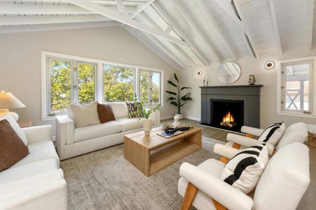 351 Elder Avenue, Millbrae CA: https://media.crmls.org/mediaz/2937d5bf-99df-4b41-9e44-ec5bf41818bf.jpg