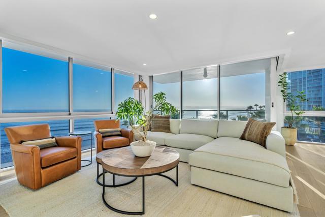 1830 Avenida Del Mundo, Coronado CA: https://media.crmls.org/mediaz/293818b7-8b0e-4f25-9806-b76ba6bf86cd.jpg