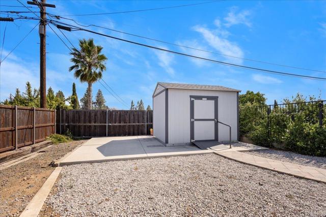 1131 Mary St, El Cajon CA: https://media.crmls.org/mediaz/29383c0a-de83-48b5-a013-6d5559563394.jpg