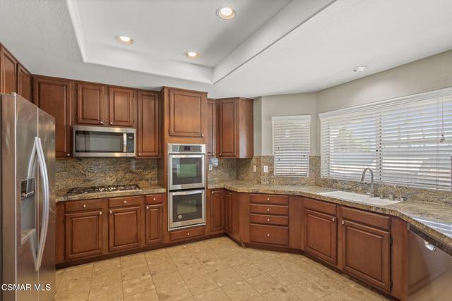 41985 Hemingway Court, Palm Desert CA: https://media.crmls.org/mediaz/293917ce-869b-493f-98e9-f0206dc819ab.jpg