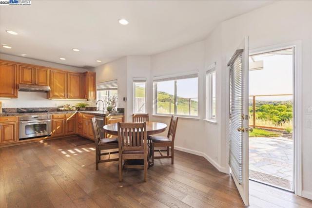 231 Stetson Dr, Danville CA: https://media.crmls.org/mediaz/2939250a-fd50-4f8d-9b94-805b583746b0.jpg