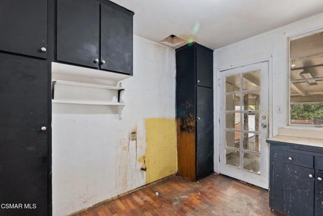 17917 Burbank Boulevard, Encino CA: https://media.crmls.org/mediaz/2939a1bb-574d-4f17-bb56-479c1cada960.jpg