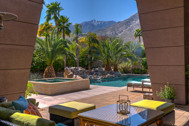 463 Lautner Lane, Palm Springs CA: https://media.crmls.org/mediaz/293a3155-881c-445e-bba9-edb9f7554b00.jpg