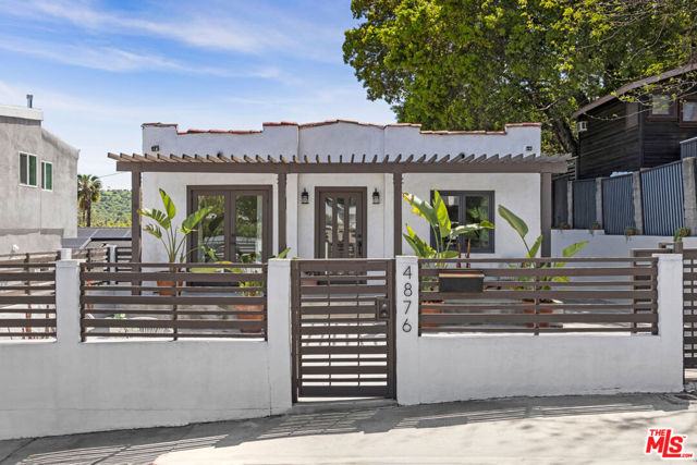 4876 Eldred Street, Los Angeles CA: https://media.crmls.org/mediaz/293aafe9-931d-4867-8ddd-a4c9f19efcdb.jpg