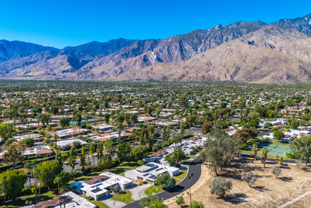 2327 Casitas Way, Palm Springs, CA 92264