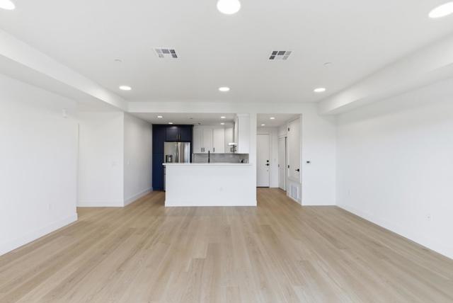 560 El Camino Real, San Carlos CA: https://media.crmls.org/mediaz/293b83e2-5d6b-49d5-8fc8-50b2b03b1b28.jpg