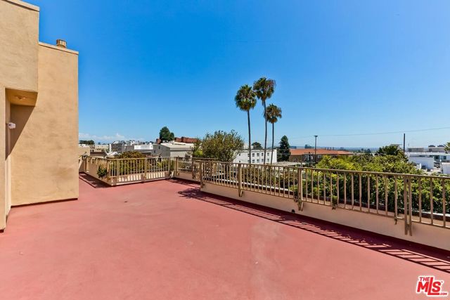 1241 S Westgate Avenue, Los Angeles CA: https://media.crmls.org/mediaz/293b99cd-820e-41a9-8691-7eb96ad06a37.jpg