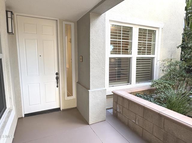 1423 Windshore Way, Oxnard CA: https://media.crmls.org/mediaz/293bad99-a1b2-4d26-840e-1c66bd03c68a.jpg