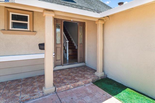 28399 CUBBERLEY CT, Hayward CA: https://media.crmls.org/mediaz/293baeb9-4091-4a72-9e9b-1e1639b674dc.jpg
