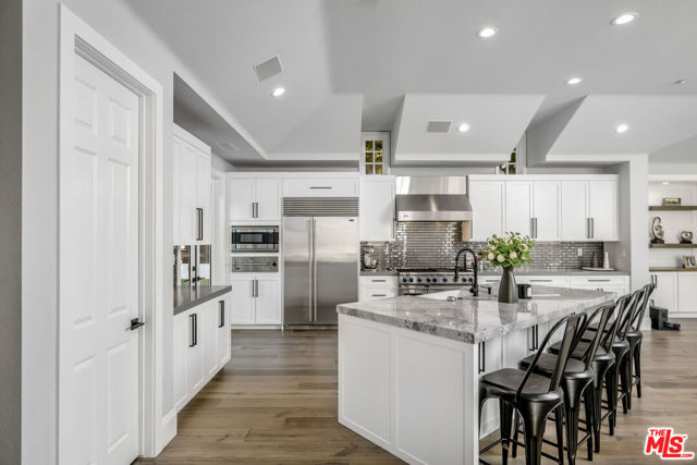 1 Falconridge Drive, Coto de Caza CA: https://media.crmls.org/mediaz/293baf8d-20ef-41ad-8cd5-44adb3c2c7b6.jpg