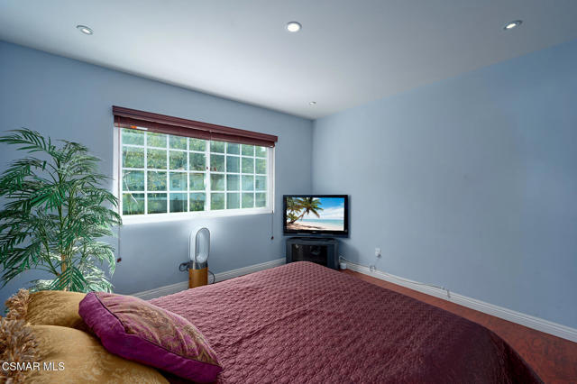 1568 Aspenwall Road, Westlake Village CA: https://media.crmls.org/mediaz/293c4c35-e894-4f24-9f87-959ee588f131.jpg