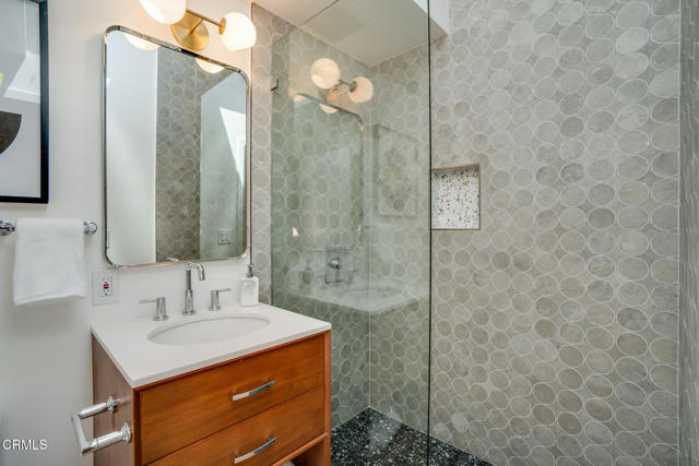 2839 N Davis Way, Palm Springs CA: https://media.crmls.org/mediaz/293cde19-caba-4de9-aa84-f0f7db7d635b.jpg