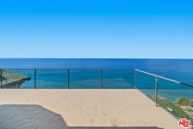 7007 Birdview Avenue, Malibu CA: https://media.crmls.org/mediaz/293cedc6-98b5-4e82-95db-6d561f389816.jpg