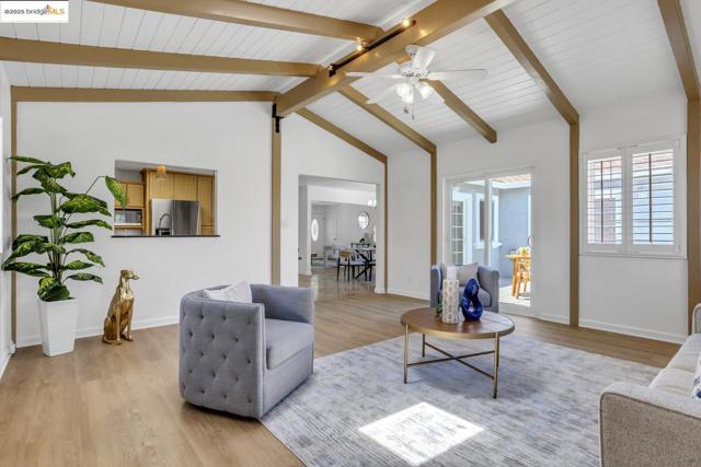 1651 Via Sarita, San Lorenzo CA: https://media.crmls.org/mediaz/293d33d2-1613-43ef-9dea-bcedfea1824f.jpg