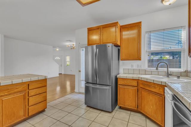 Detail Gallery Image 8 of 39 For 1552 Elizabeth Ln, El Cajon,  CA 92019 - 3 Beds | 2/1 Baths