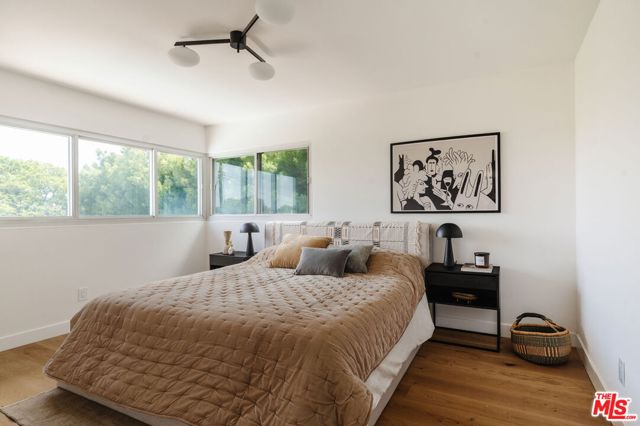 8381 Zitola Terrace, Playa del Rey CA: https://media.crmls.org/mediaz/293d530f-e65d-4048-803b-ce8dea699f36.jpg