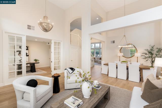 9356 Mediar Dr, San Ramon CA: https://media.crmls.org/mediaz/293e353a-bce1-4149-bb64-a460788916da.jpg